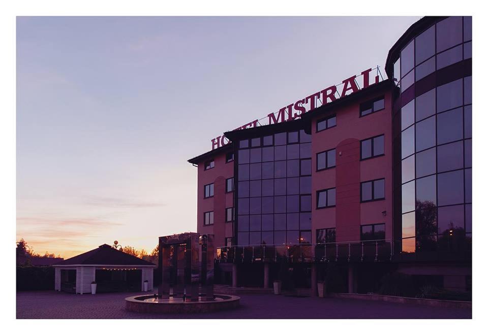 Hotel Mistral Marki  Eksteriør bilde