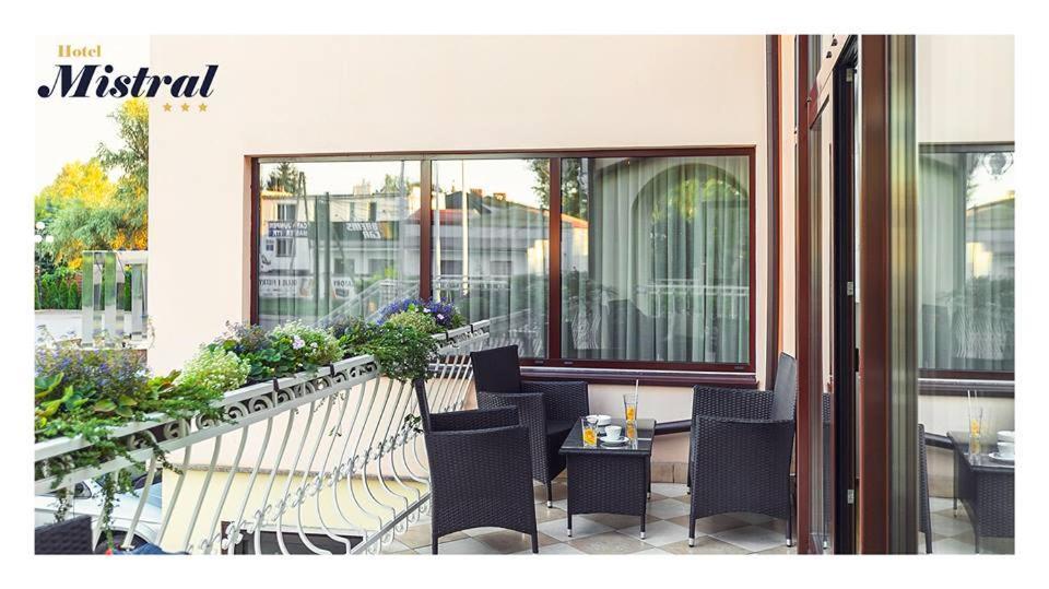Hotel Mistral Marki  Eksteriør bilde