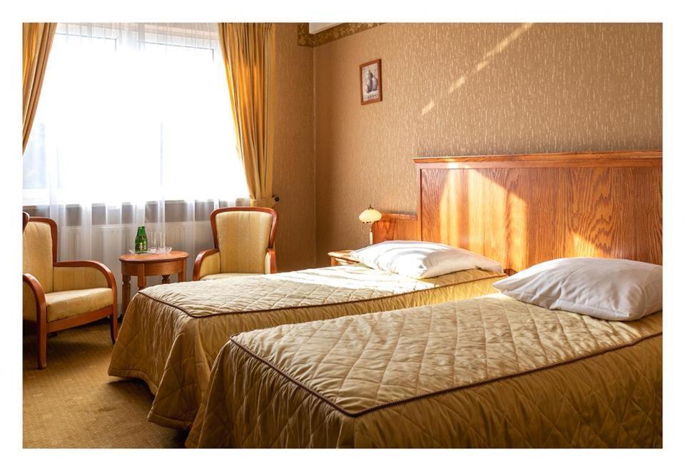 Hotel Mistral Marki  Eksteriør bilde